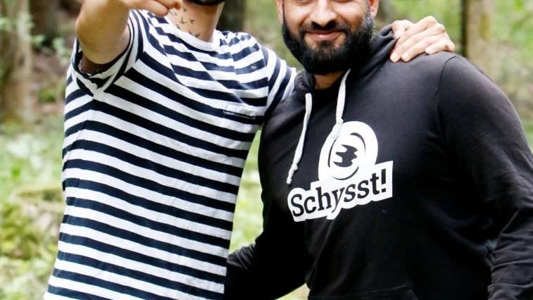 Fotomodeller igen för en dag. Abdul Rahman Aladiri och Salah Shallal har statistroller i Naturvårdsverkets filmer om allemansrätten.