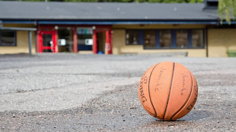 "Alla vägar måste prövas för att skapa en trygg skola där fler barn får möjlighet att nå kunskapsmålen", skriver insändarskribenten. Arkivfoto