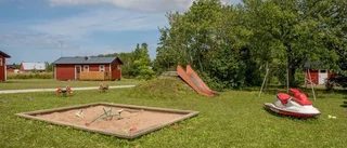 En hel semesterby är till salu