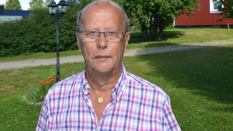 Öppnar. Under måndagen öppnar Folkets hus igen.