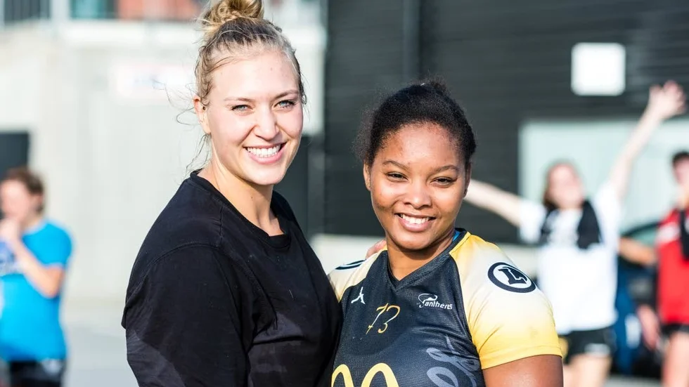 På plats i Boden. Stefanie Kaiser och Laurine Daquin har gjort sina första pass med Norrbottensklubben.
