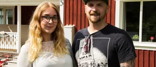 Köpte hus i byn: "Långt bort men ändå nära"