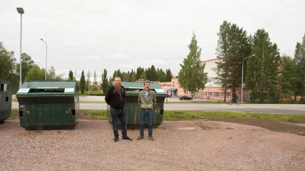 Återvinninsstation. Christer Björnfot och Lennart Alvhult är besvikna på hur Lulebo hanterat situationen.
