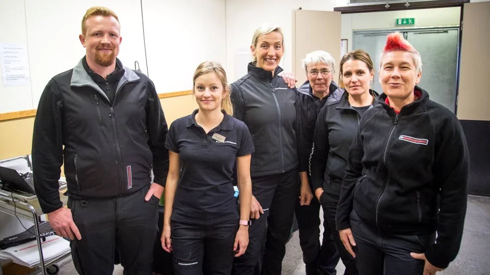 På bilden från vänster: Oskar Maxon, Emla Stockmar, Ninna Sjö, Brita Berg, Elin Prowse och Icka Detlefsen.
