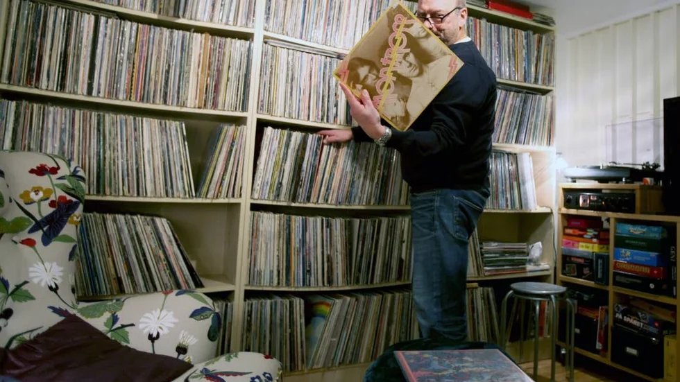 Vinylsamlingen i Bosse Nilssons källare är omfattande, över 3 000 skivor ingår.