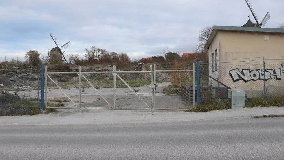 Visby Syrenen 1 kan bli ställplats för husbilar, men utreds även för planläggning av studentbostäder.