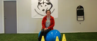 Josefin har stora planer för sin hundhall – allt från valpkurs till hundyoga och kafé: "Det här är drömmen"
