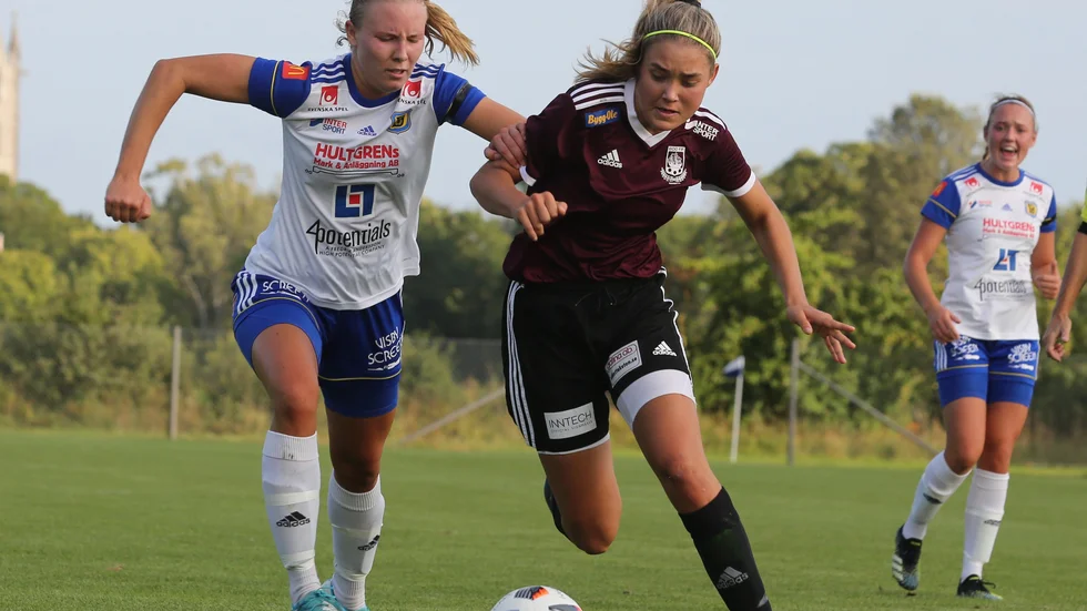 Hannah Alvesborgs mål räddade en poäng till Dalhem i bortapremiären mot Viljan/Strängnäs.