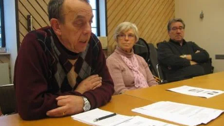 Det var dystra miner när Gotlandsmusikens chef Bengt Jerkland, musikstiftelsens ordförande Lilian Edwards och musikförbundets representant Göran Cederlöf i går mötte gotländska media med beskedet att alla anställda vid Gotlandsmusiken varslats om uppsägning.