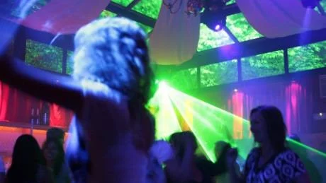 Dans. Det blir dans och party hela veckan för den som orkar.