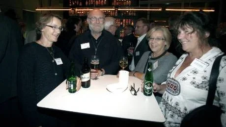 Maria Ahlsten, Kjell Asplund, Agneta Werkelin och Lena Bertholdsson i glatt samspråk efter en givande företagardag på Wisby Strand.
