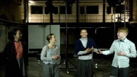 Chisato Minamimura, Åsa Lundvik Gustafson, Dilano Maritz och Marcus Baldemar har haft vissa problem med att kommunicera under repetitionsperioden. Men sedan alla har lärt sig lite svenskt teckenspråk har det mesta gått lättare.                                                     Foto: Pontus Lundahl/Scanpix