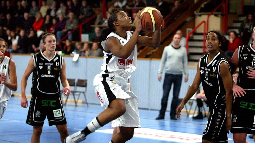 Poängbäst. Brittney Vaughn var poängbäst i Ladies i förlustmatchen i tisdags. I kväll väntar Uemå i Södervärnshallen. Arkivfoto: HENRIK RADHE