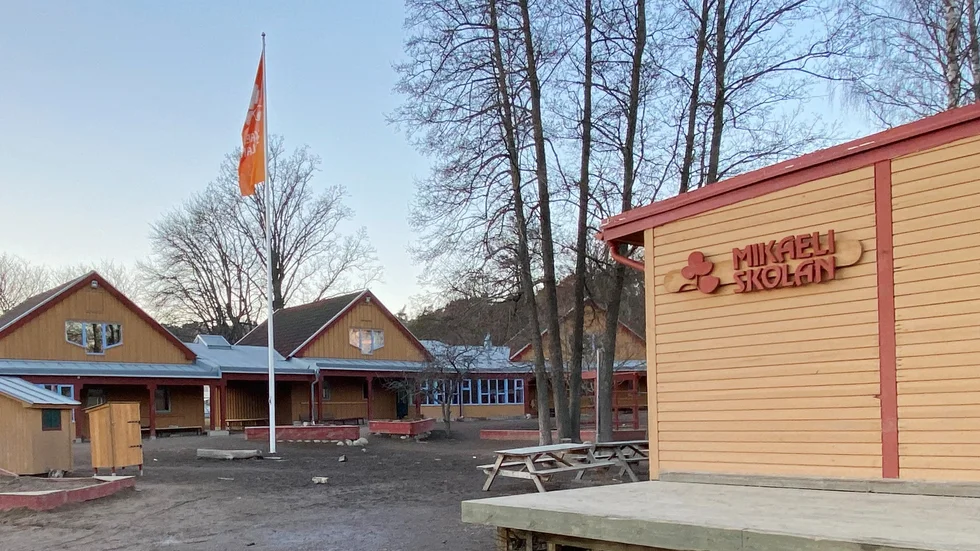 Skolinspektionens svidande kritik av Mikaeliskolan (6/5) borde lyftas fram ytterligare. Det är uppenbart att det behövs en bättre kontroll av Friskolornas verksamhet, skriver signaturen "Gråsosse".