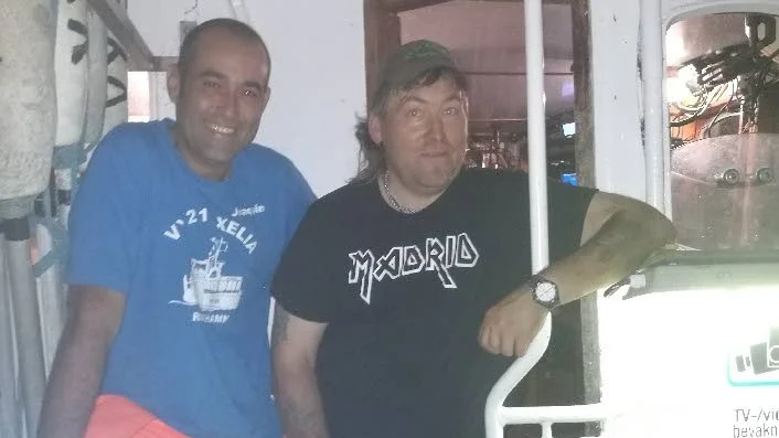 Besättningen på båten bestod av Joaquin Ortiz Perez som köpt båten i Sverige och Benny Ahlström som hjälpte honom hela vägen ner till Spanien.
