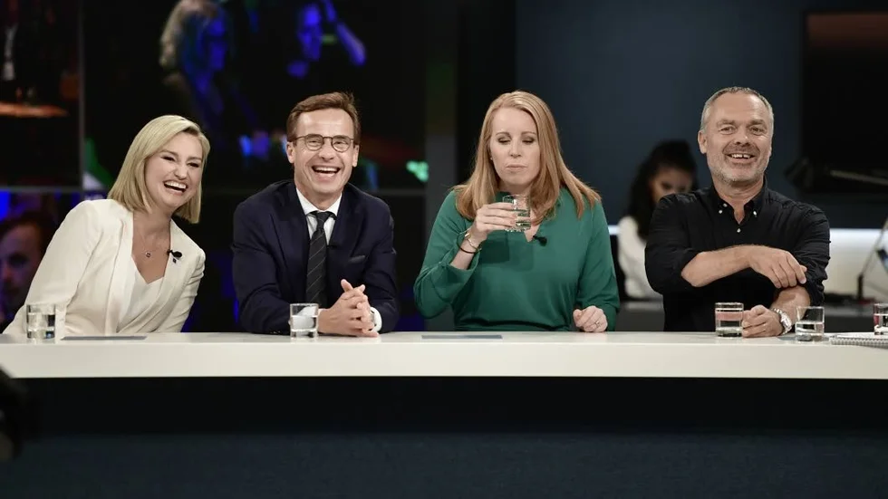 Det politiska käbblet är inte roligt längre. Det är dags för partierna att börja ta ansvar.