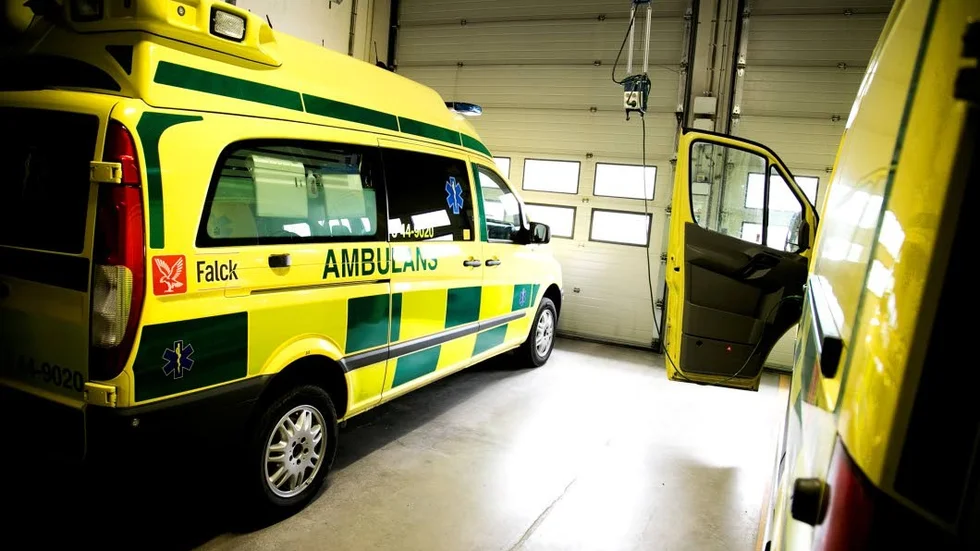 Outsourcning av ambulansverksamheten har lett till mycket dåliga möjligheter att förändra organisationen under pågående avtalsperiod.