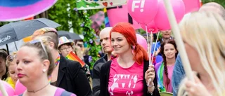Prideparad i regnbågens färger