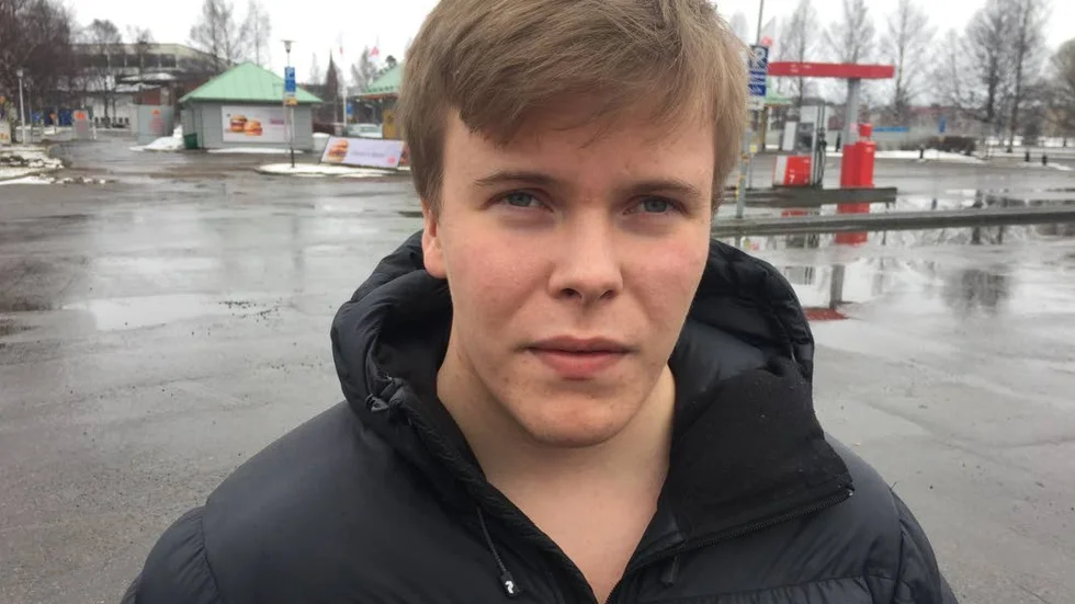 Tom Hansson, 22, restaurangchef, Umeå/Luleå: – Jag jobbar och får "röddagskomp". Jag har aldrig firat 1 maj.