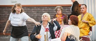 Festligt folklutspel på vackraste scenen