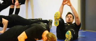 Se Luleå Hockey-stjärnorna brottas: "Chanslös"
