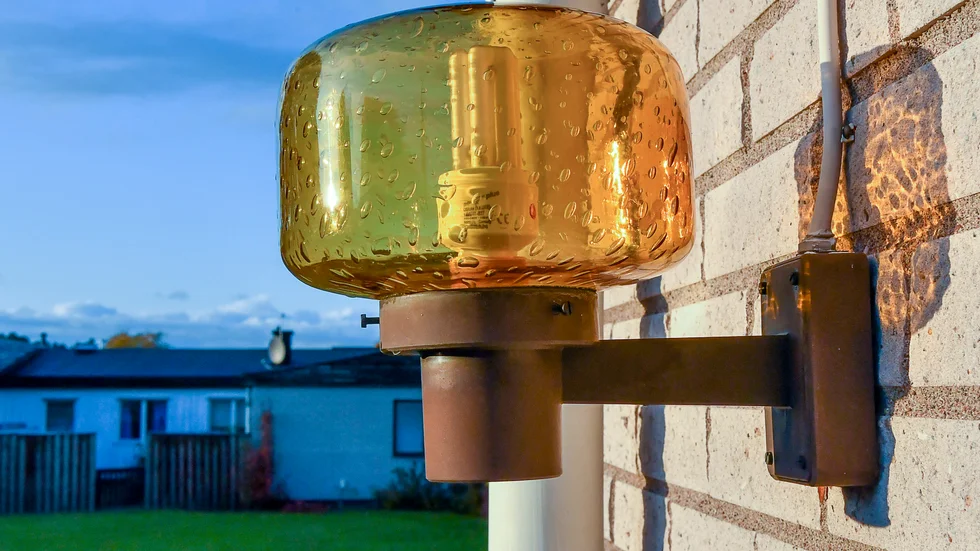 Villaägarna har i en rapport år 2019 berättat att miljöfarliga engångsarmaturer släpper ut tre gånger så mycket växthusgas. Som armaturer där ljuskällan går att byta. 