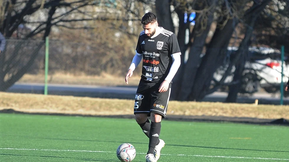 Mer än två korta inhopp blir det inte för Ahmad Awad i TVSK. Han lämnar klubben för spel i division 3.