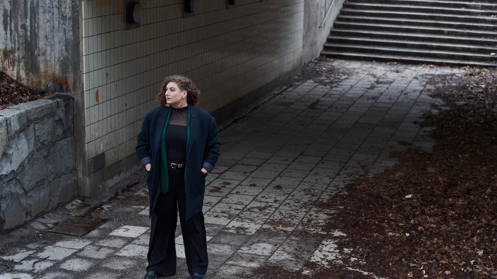 Sofia Rönnow Pessah är sakkunnig inom EU-frågor på Rädda Barnen och ägnar resten av tiden åt skrivandet.