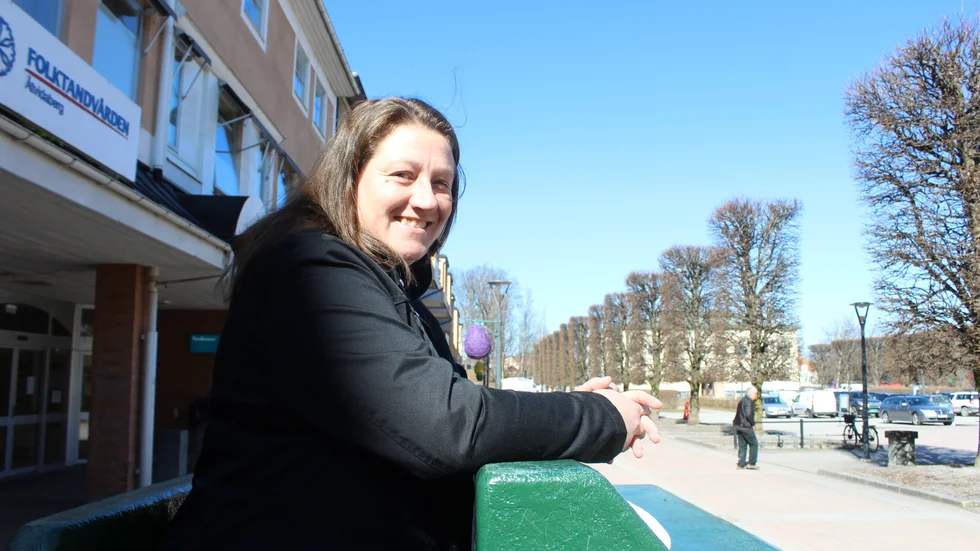 Anna Johansson är torgfogde och ansvarig för det pussel det innebär att fördela platser till alla knallar. Under måndagen hade 60 knallar bokat plats. "Det är lika många som vi hade 2019". 