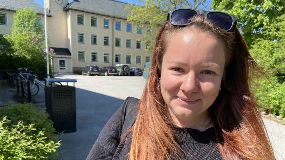 Josefin Eriksson bor i Isaksdal och vet vad hon får göra och inte göra på balkongen. "Grilla med elgrill är ok men inte röka i rökfritt hus", säger hon.