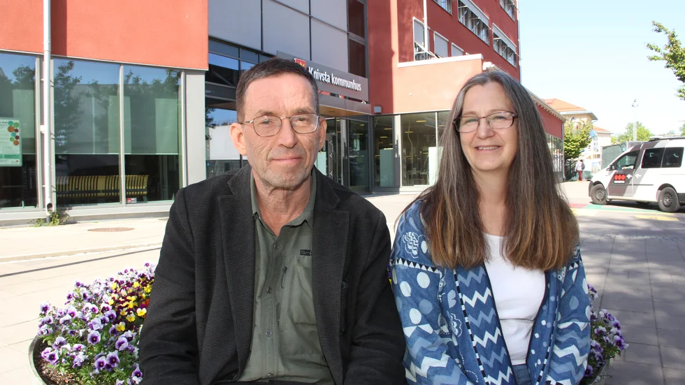 Lennart Lundberg och Anneli Löfling från det nya regionpartiet Lokala partier i Uppsala län, vill snabba på ett närvårdscentrum i Knivsta. "Vi vill att det ska öppna så snabbt som möjligt, under den kommande mandatperioden", säger de.