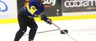 Tjejerna väljer hockey även under sommaren