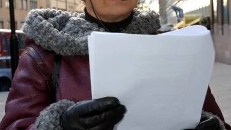 I november 2002 manifesterade företagare mot regelkrånglet genom att idka högläsning mitt i Stockholm city. Bland högläsarna fanns centerledaren Maud Olofsson. Arkivbild: Mark Earthy/Scanpix