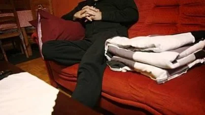 <7GT_Bildrubrik>ETT NYTT HEM. </7GT_Bildrubrik>Den 39-årige mannen är hemlös sedan en vecka, och sover på soffan hos en närstående.