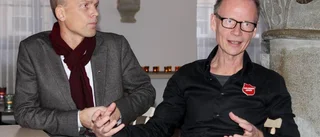 Samlar julklappar till behövande