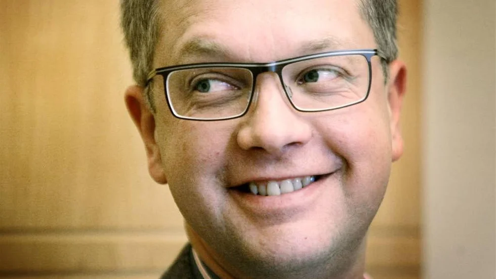 Kent Persson, partisekreterare för Moderaterna, besökte Västerhejde skola i går.