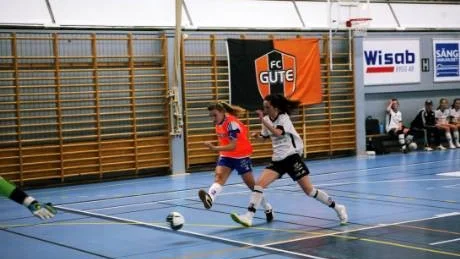 Mål. Helena Adman gjorde GA Cup:s första mål i Södervärnshallen.