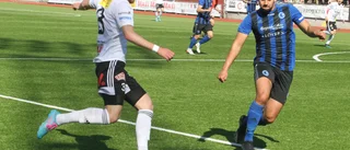 När lag kommer till Motala och parkerar bussen måste Maif ha kommit en bit