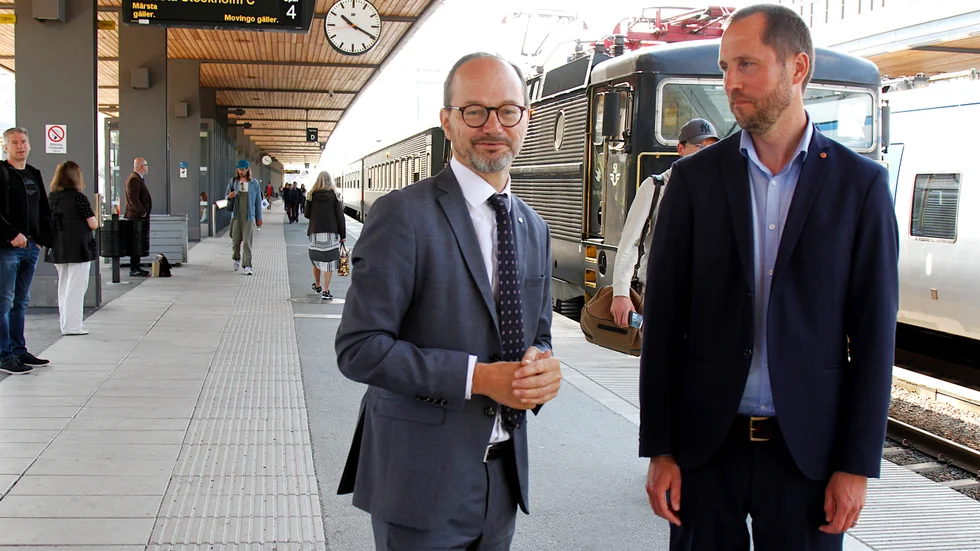 Tomas Eneroth och Erik Pelling säger båda att spårvägen är en viktig investering i Uppsala.