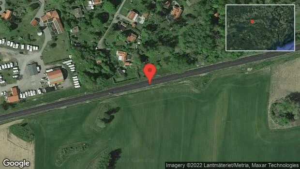 Personbil stillastående på väg 230
