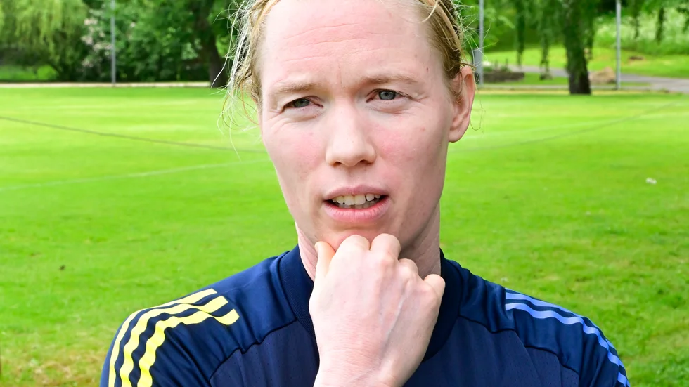 Hedvig Lindahl har mycket att fundera på om framtiden.