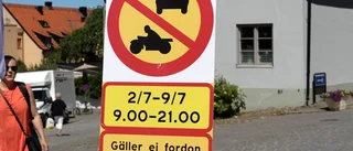 TRAFIKFÖRBUD Många vill passera bommarna