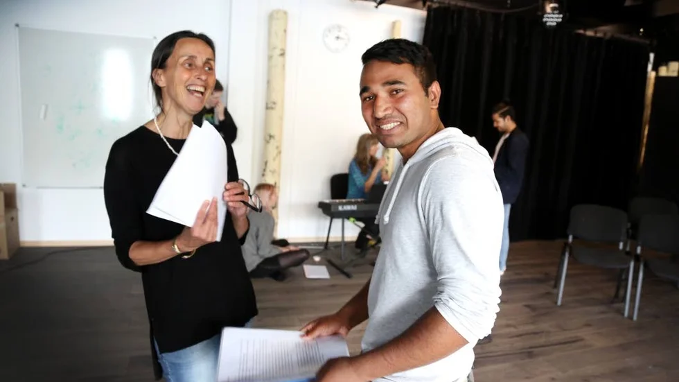 Mötet. Irene Duckert och Jamal Mamand under repetitionerna.