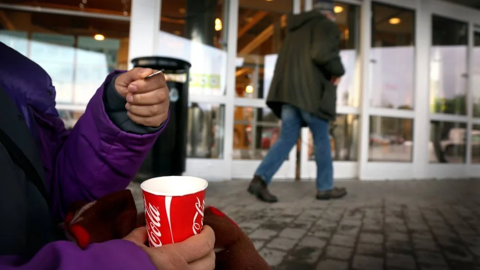I en ny kampanj ska man ragga ströjobb till öns EU-migranter.