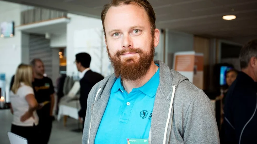 Per Wallstedt, Island Games, raggade frivilliga som vill arbeta under ö-spelen.