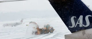 Inställda flyg på grund av hårt väder