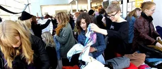 Högt tryck på klädbytardagen