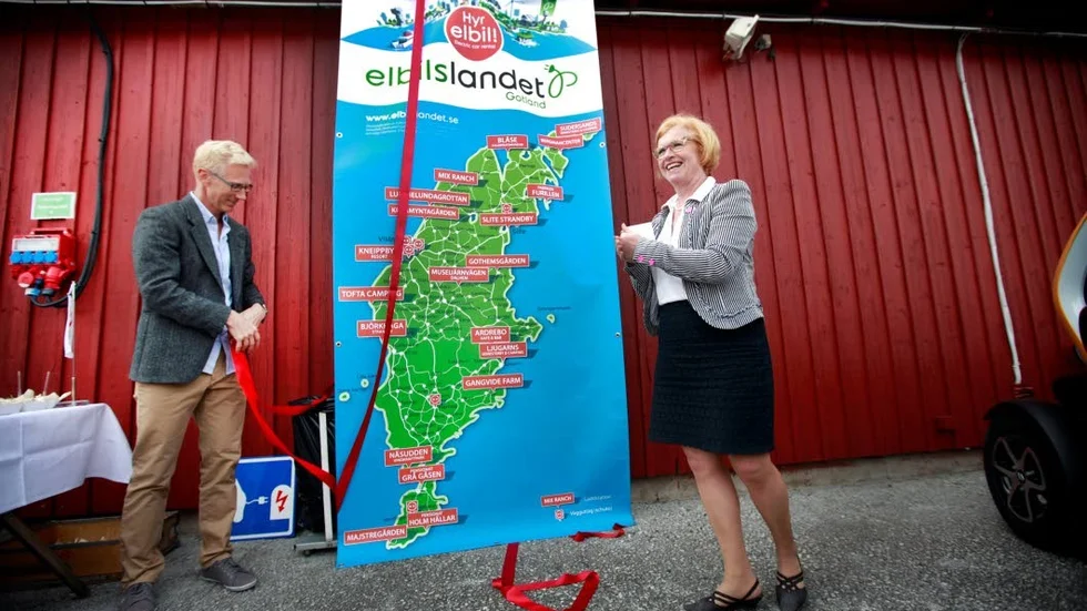 Landshövding Cecilia Schelin Seidegård var med och invigde projektet vid Visby gästhamn.