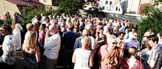 De minglade på sommarfesten
