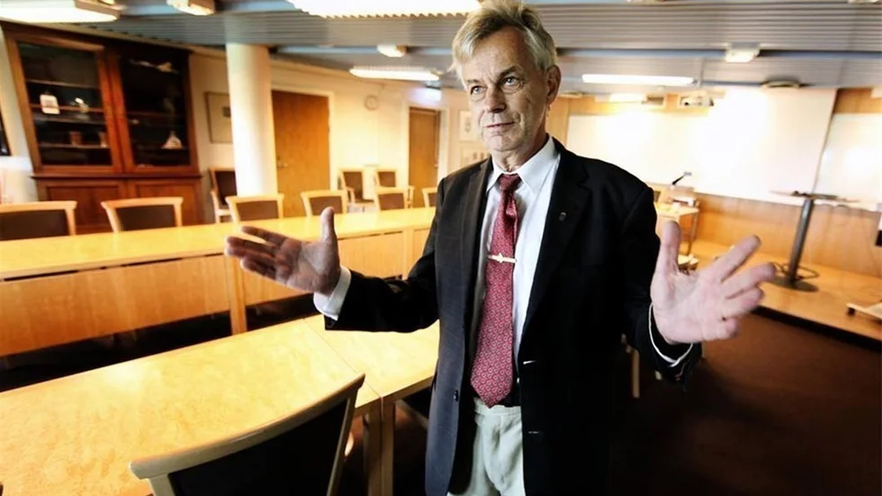 Satsar. Morten Spencer hävdar att kontanthantering med sedlar och mynt är en mänsklig rättighet. Nu satsar länsstyrelsen för att förbättra servicen.